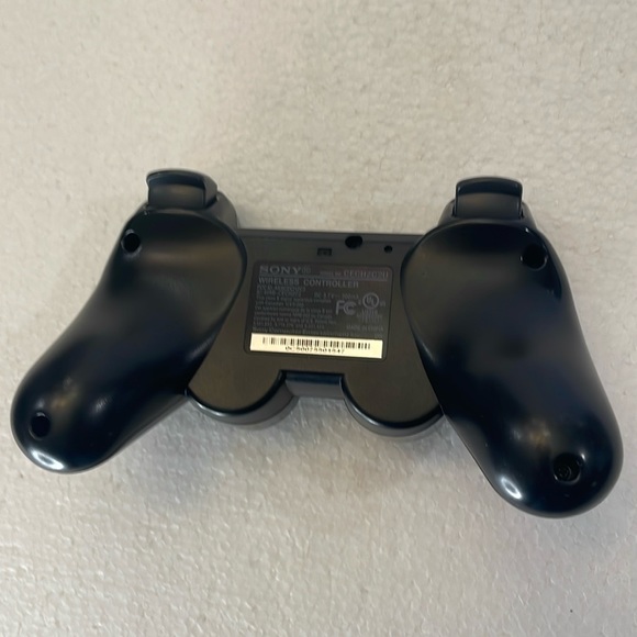Sony PlayStation 3 game console black contoller 2 Bluetooth remotes cords bundle - Picture 8 of 14